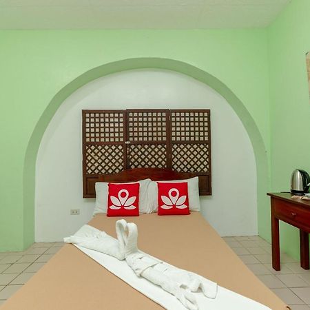 Zen Rooms Calle Crisologo ויגאן מראה חיצוני תמונה