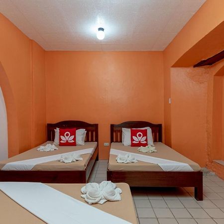Zen Rooms Calle Crisologo ויגאן מראה חיצוני תמונה