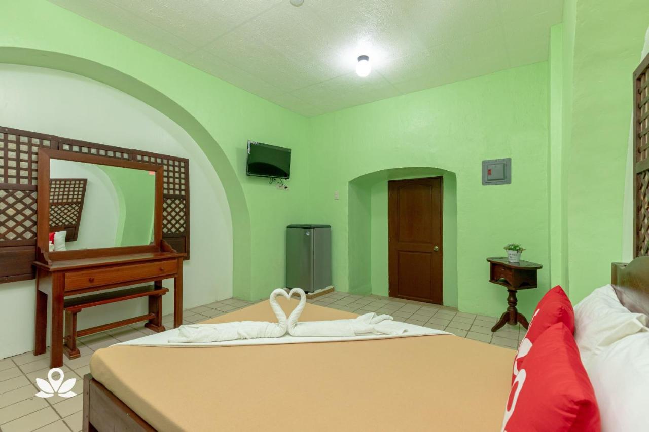 Zen Rooms Calle Crisologo ויגאן מראה חיצוני תמונה
